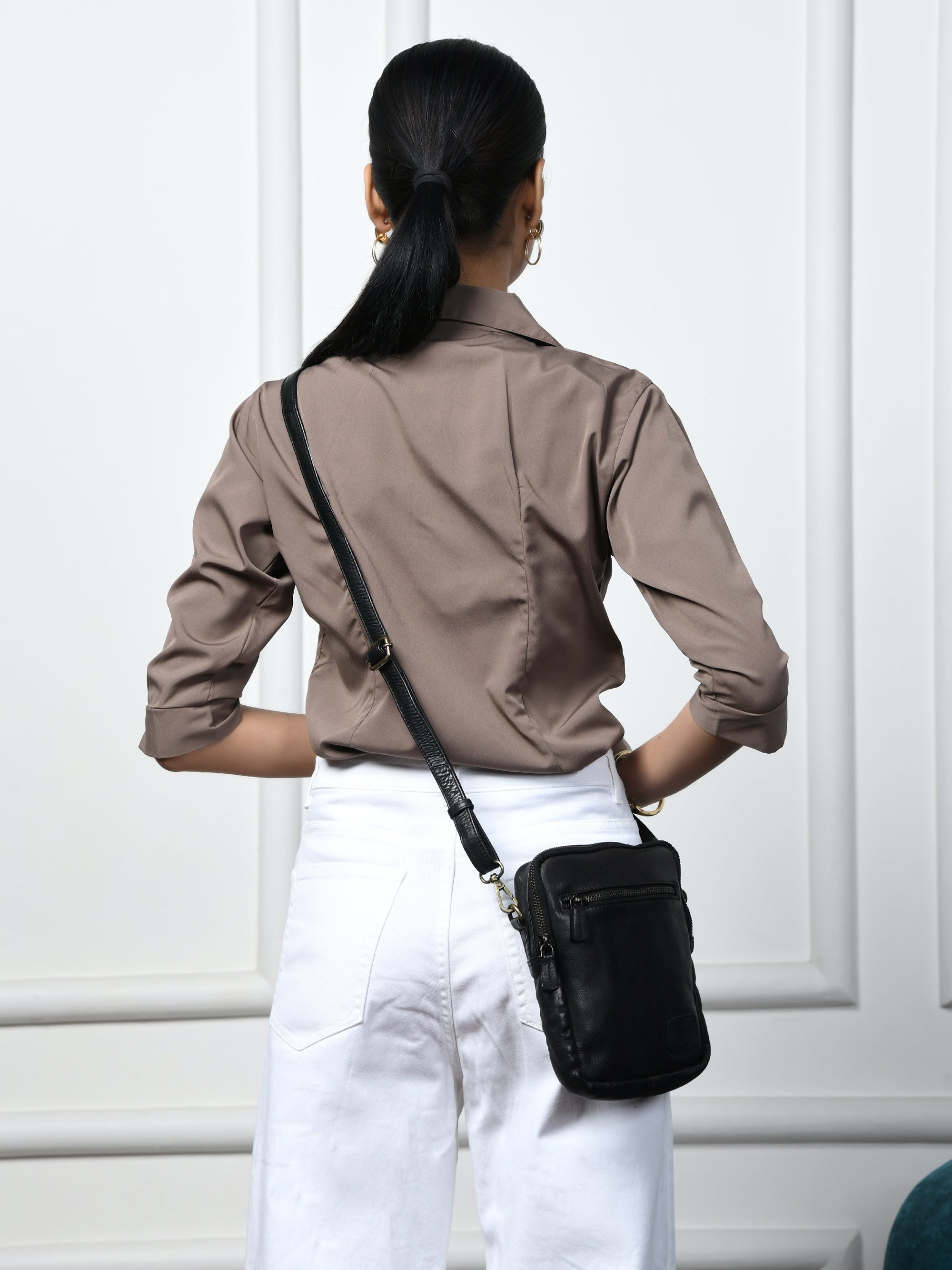 OxBlood Trail Leather Sling Bag – Black Colour